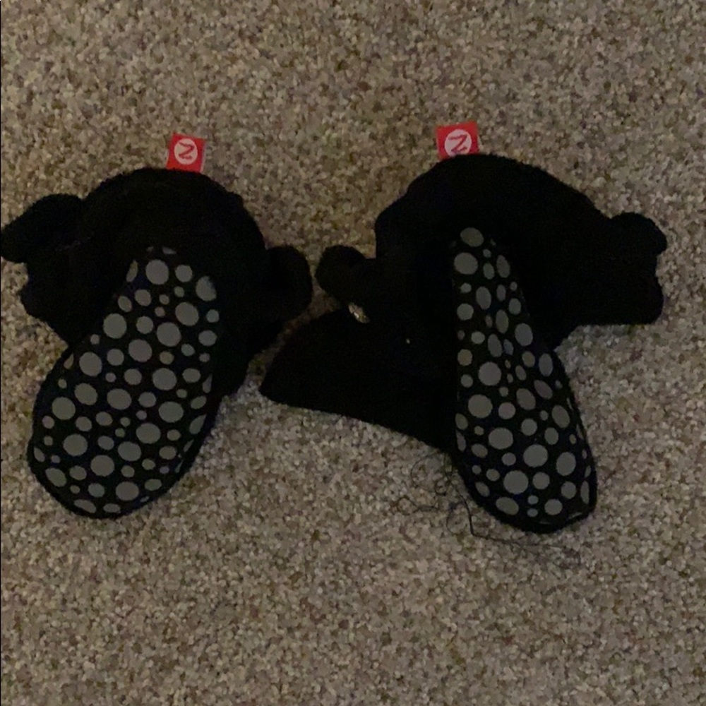 Zutano booties 6-12 months